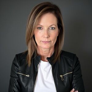 Meet your Posher, Elisha